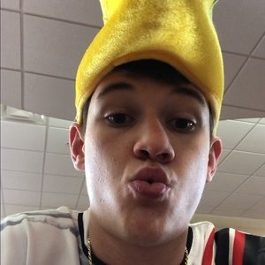 Meet your Posher, Logan